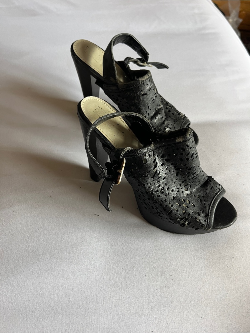 Mossimo Black Perforated Laser Cut Slingback High Heel Sandals Sz 6